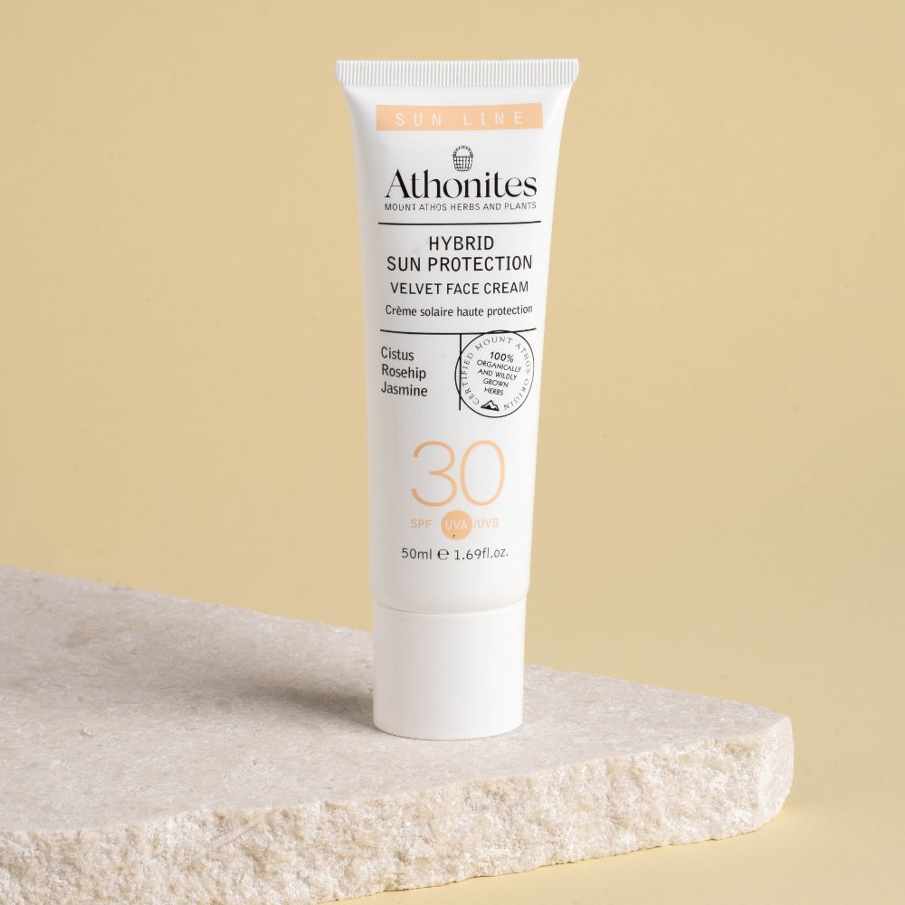 Ενυδατική αντηλιακή κρέμα προσώπου SPF30